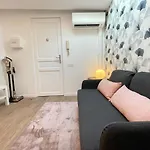 Renting - Fersen - 2 Vieil - Ac - Safranier - Big Terrace Daire Antibes